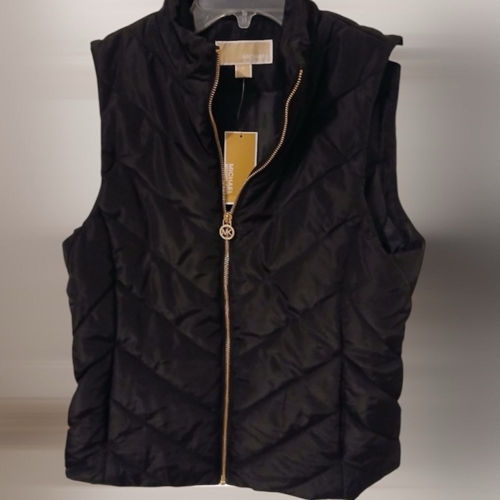 Michael Kors Women’s Black Puffer Vest!